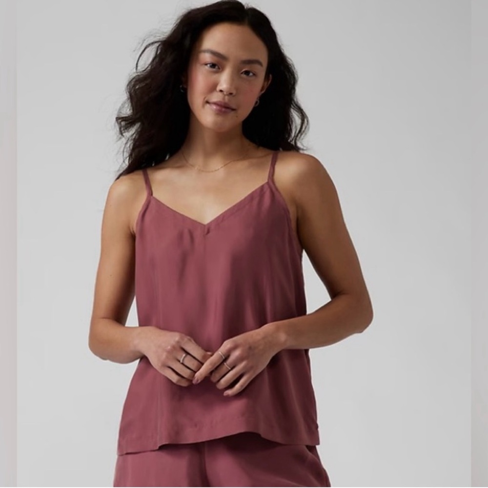 🩵🩵Athleta Calm Cool Cami size M in blue 🩵🩵